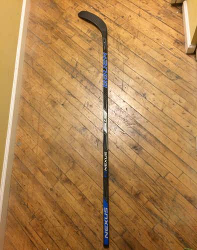 Single Bauer Nexus Prostock Team Stick P88 RH 77 Flex