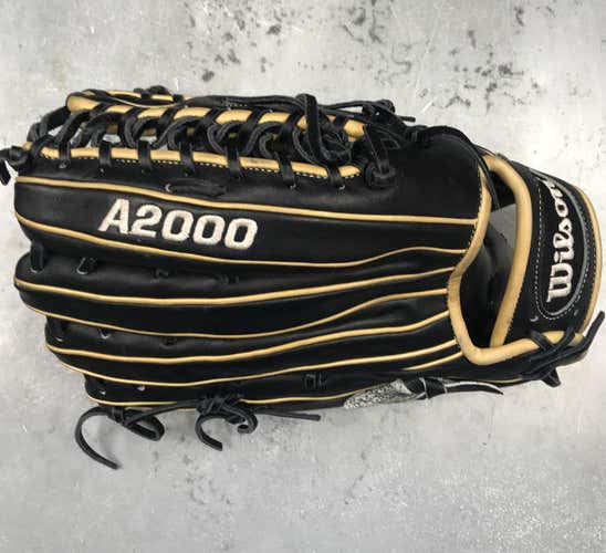 Wilson A2000 Mens Outfielders glove