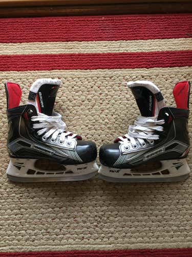 Bauer Vapor X900 Skates Youth Size 13