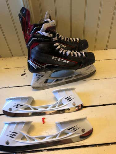 CCM Jetspeed FT1 Senior Skate 9.0 D With Holders
