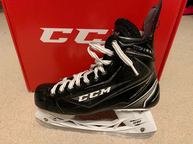 CCM Ribcor Titanium (66k) Sr Skates - Size 8.5