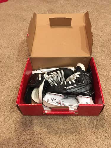 CCM Ribcore 44k JR Skate Size 3.5D