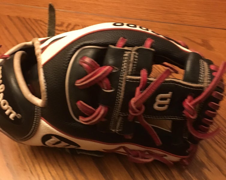 Wilson A2000 February Glove Of The Month