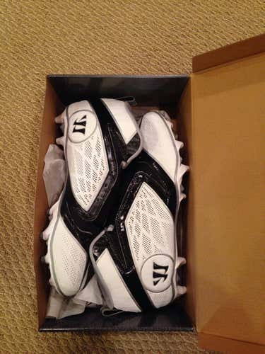 New Warrior Burn 6.0 Mid Cleats (without laces)