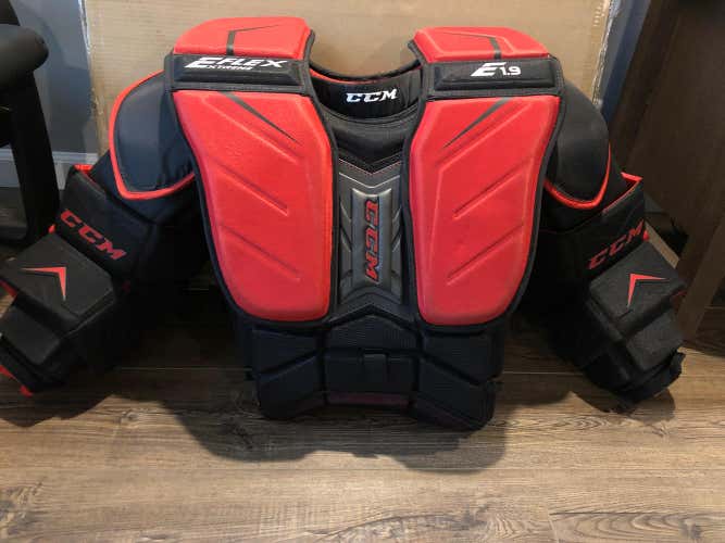 CCM Eflex 1.9 Chest Size Small