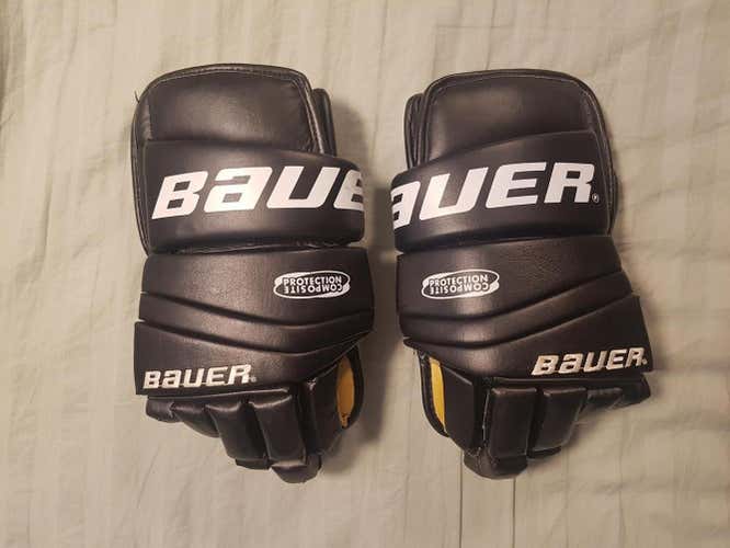 Vintage Bauer Supreme 5000 Gloves - 15"
