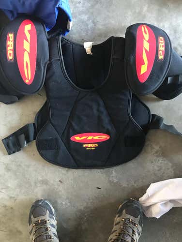 VIC XL Shoulder pads