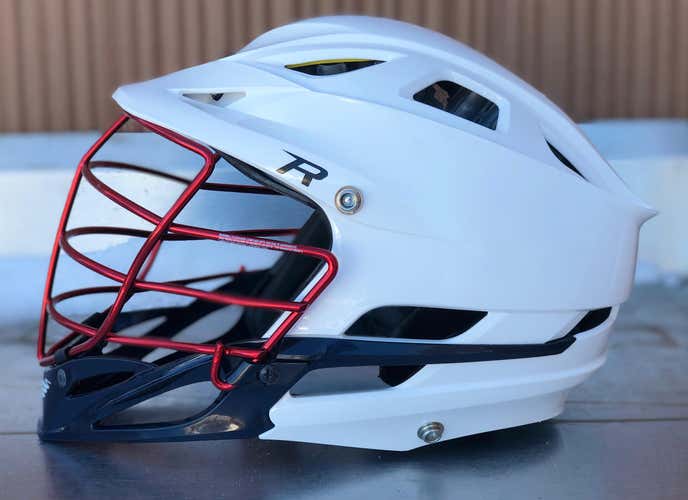 White Cascade R Helmet (EXCELLENT CONDITION)