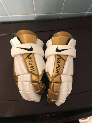 BN Nike Vapor Gloves