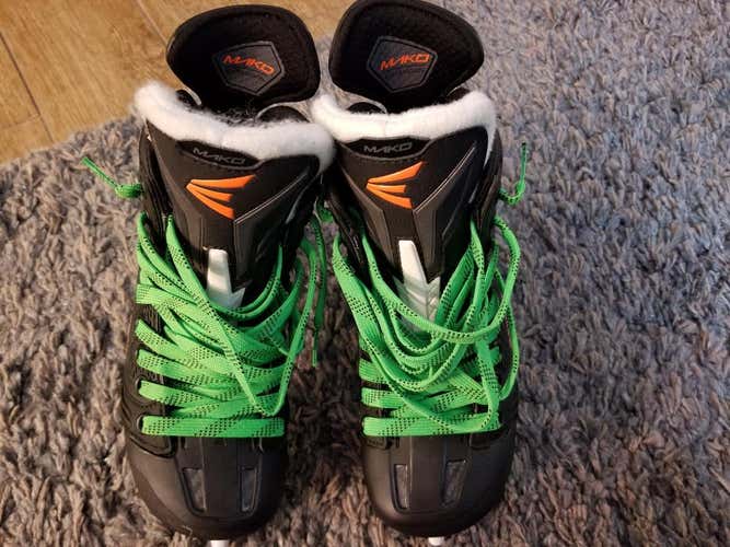 Easton Mako II Skates Junior Size 3.5