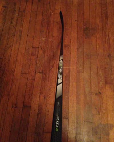 CCM Ribcor 62K Crosby Curve 85 Flex