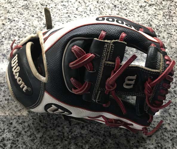 Wilson A2000 Super Skin 11.5 GOTM 1786