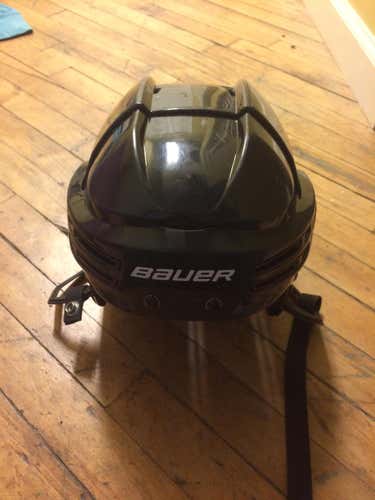 Re-AKT 75 M Bauer Helmet Excellent Condition