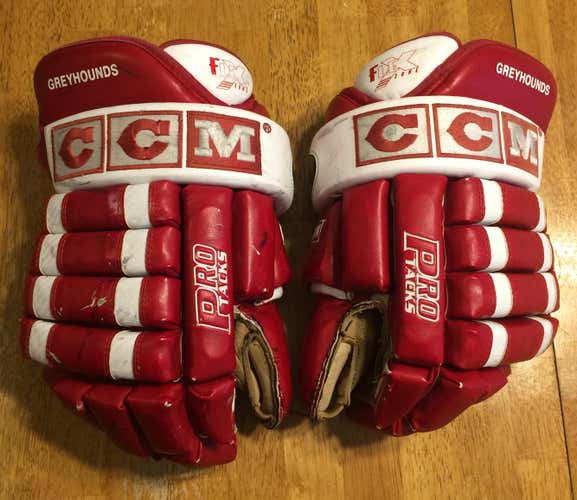 Soo Greyhounds Pro Stock 15” CCM Glove