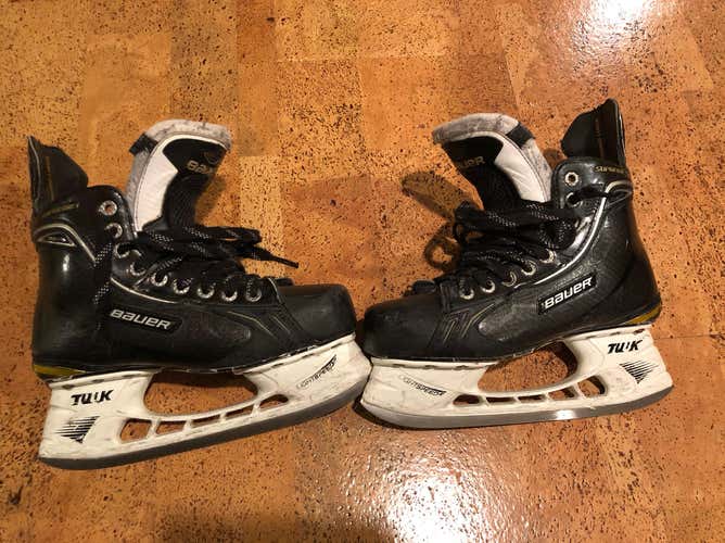 Bauer One100 Skates