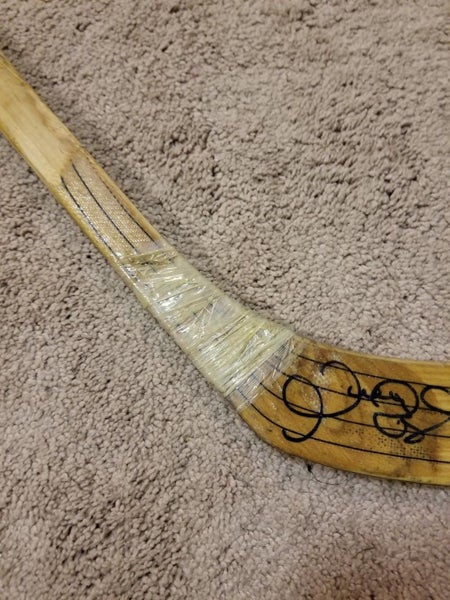 GARY ROBERTS Mid 90's Signed Calgary Flames Game Used Hockey Stick NHL Coa 2