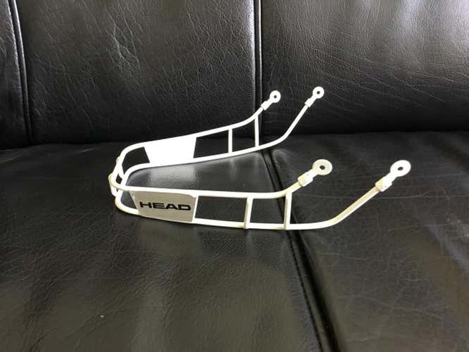 Use Head Stivot SL chin guard, no screws