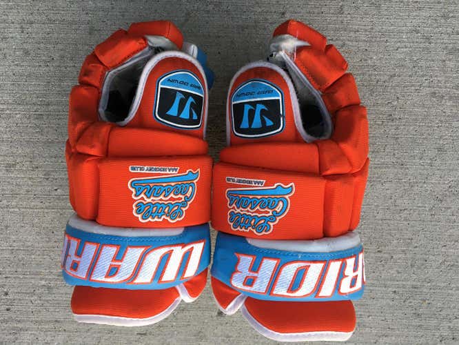 Little Caesars Warrior Gloves Senior
