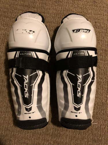 CCM Ultra Tacks Shin Pads Youth, 8”