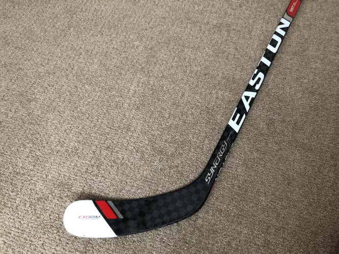 Easton Synergy GX Grip Stick, Senior, RH, 75 Flex, E3