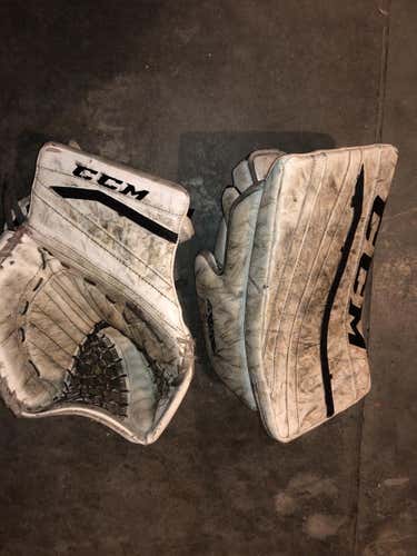 CCM Extreme Flex II 860 Goalie Glove & Blocker Regular Senior