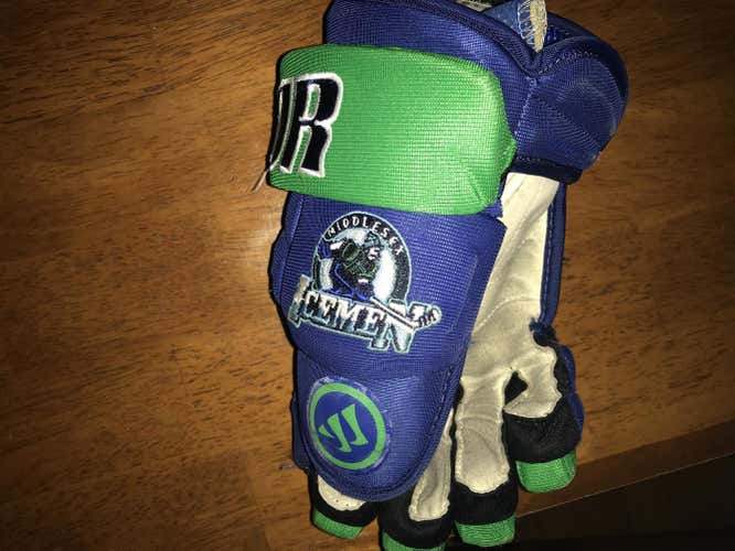 Warrior Covert QRL Gloves Senior 13” Middlesex Icemen