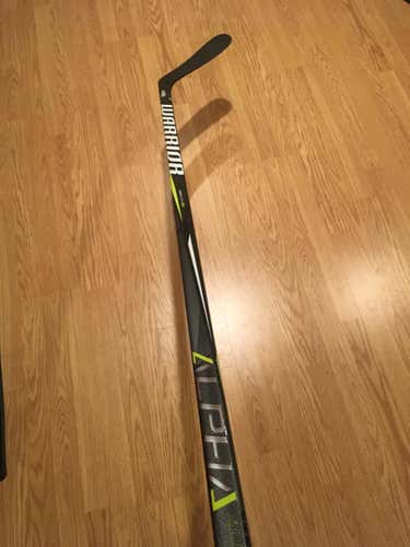 New Warrior Alpha QX Stick Righty Toe Senior