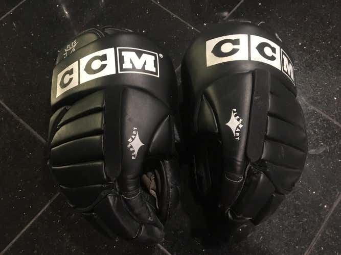 CCM Gloves