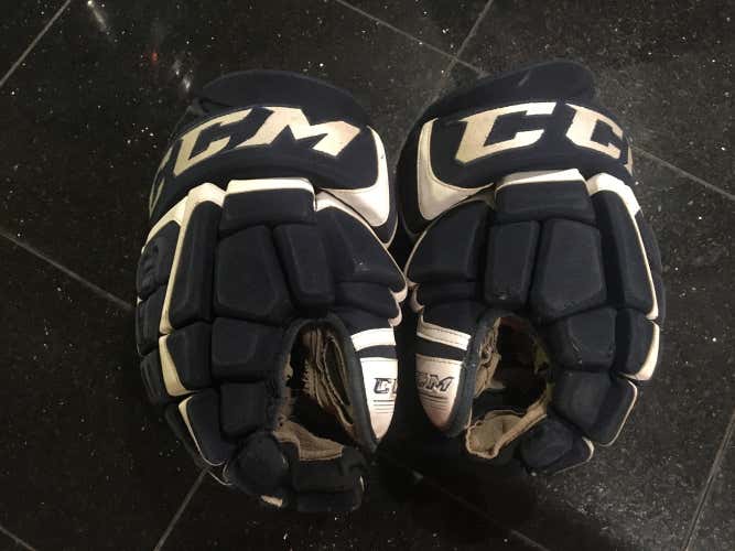 CCM Gloves