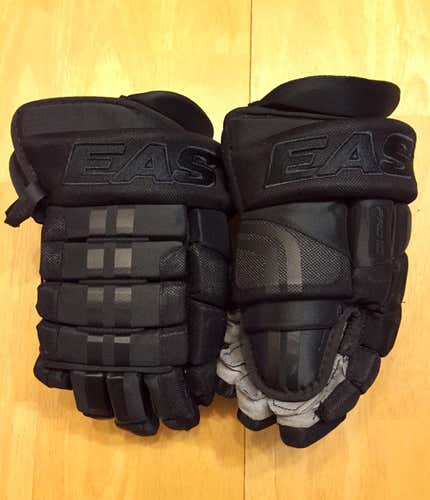 EASTON PRO 10 BLACK ON BLACK 13” GLOVES