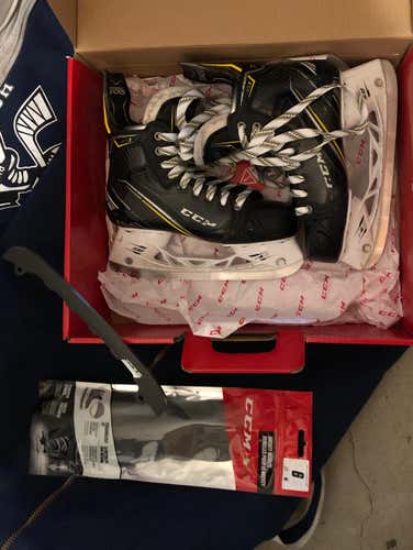 Used CCM AS1 Skates