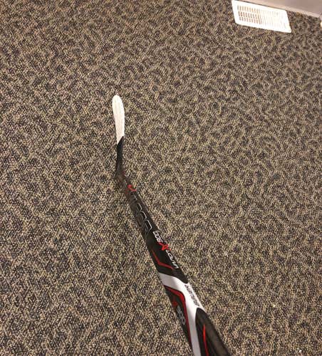 Brand New BAUER VAPOR X900 Stick P28 77 Flex ‘’cut Down 1 1/2 Inches”
