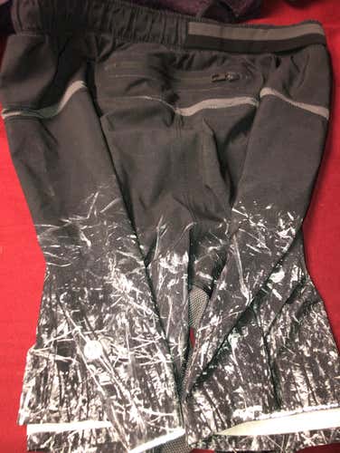 Men’s Lulu Lemon Shorts Size Large