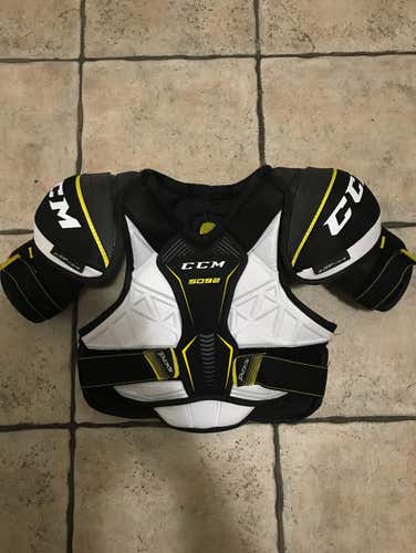 CCM Tacks 5092 Sr Shoulder Pads Medium