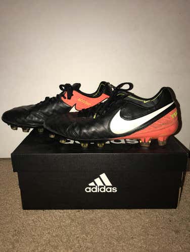 Nike Tiempo Legend 5 (Size 8) WILLING TO TRADE!