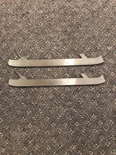 True One Piece Size 9 blades