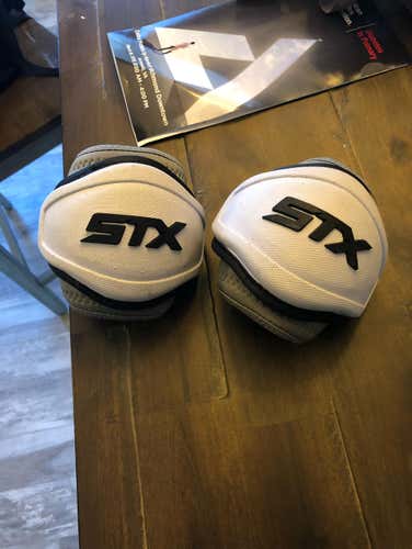 STX Stallion 500 Elbow Caps