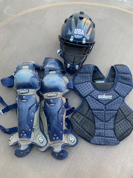 Schutt Scorpion Softball Catchers Gear Set