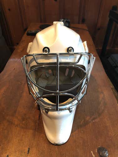 Wall W8 Senior Goalie Mask