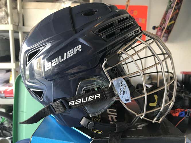 Bauer RE-AKT 200 Helmet Combo (with cage) - NAVY