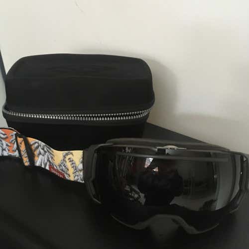 Brand New Smith IO7 goggles with black out lens and case