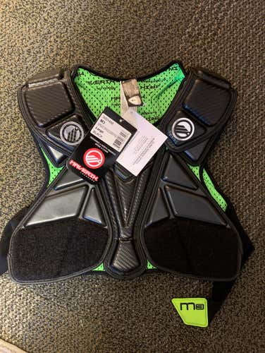 BNWT Maverick Speed Large Black