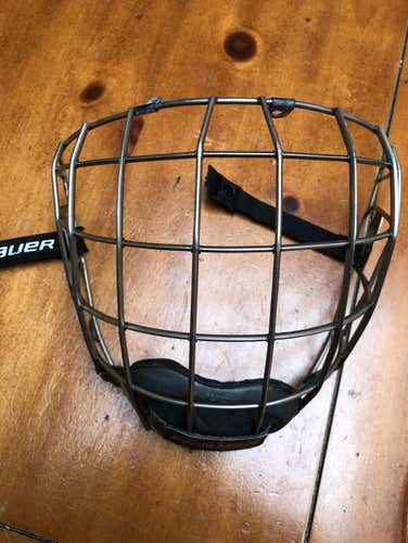 Bauer Titanium Mask Size adult Large
