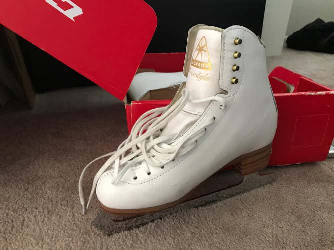 Jackson Freestyle Skates - 7C