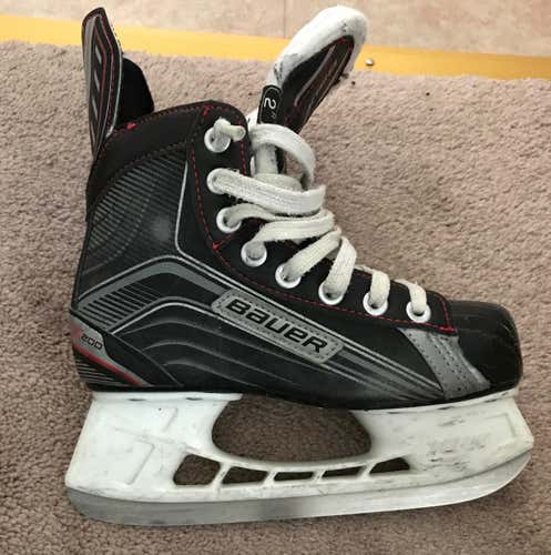 Youth Bauer vapor Skates - Size 2R