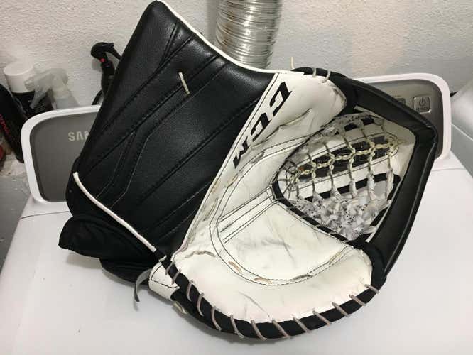 CCM Extreme Flex III Goalie Glove Regular 590 Game Ready