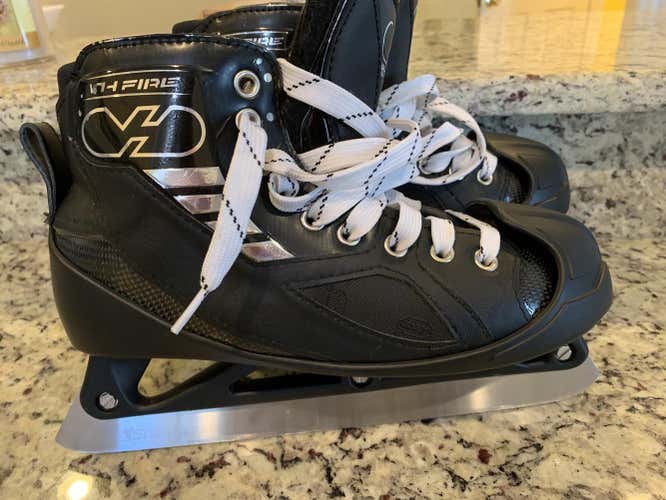 VH Goalie Skates Senior Pro Stock Size 7 Step Steel used once.