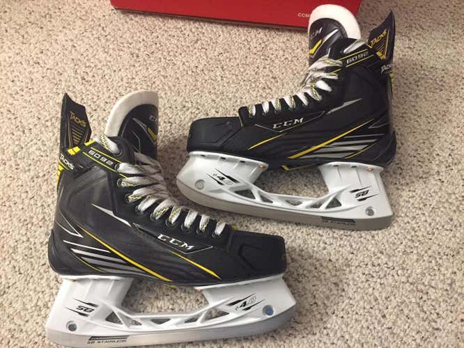 New CCM Tacks 6092 Skates Senior Size 8.5