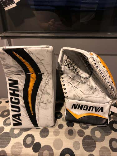 Tukka Rask Glove Set