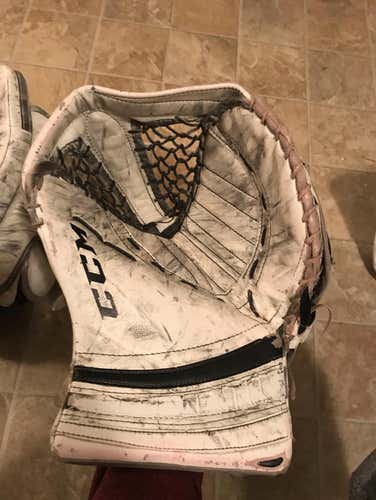 CCM Extreme Flex E-Flex Pro Glove